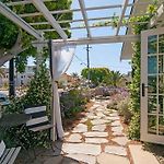 Walk To Beach, Ac, Firepit, Grill