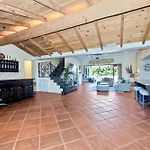 Walk To The Beach - Outdoor Dining - Spacious