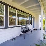Coastal Palm Haven - With Hot Tub