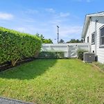 Coastal Palm Haven - With Hot Tub