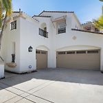 Spacious Luxury Home In Gated Community With Resort Pool & Scenic Views