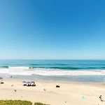 3009 Ocean Street A Beachfront Condo With Balcony & Deck