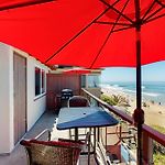 3009 Ocean Street A Beachfront Condo With Balcony & Deck
