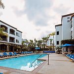 Tamarack Beach Hotel