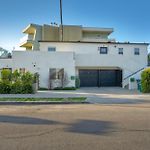 Luxury Carlsbad Retreat | Across The Street From Beach | Firepit, Bbq, Ping Pong, Cornhole & More