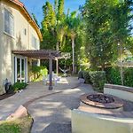 Quiet Carlsbad Home One And A Half Miles From The Beach