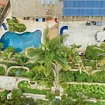 Carlsbad Pool Retreat With Hot Tub And Patio