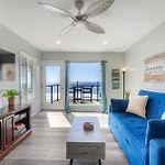 Oceanfront Condo, Private Balcony, Beach Access, Sunset Views