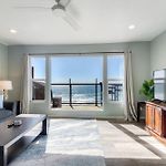 Oceanfront Condo, Private Balcony, Beach Access, Bbq