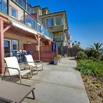 Oceanfront Condo, Private Patio, Beach Access, Bbq