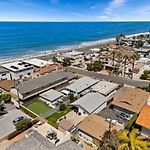 2 Bedroom With Ocean Views Large Deck Remodeled
