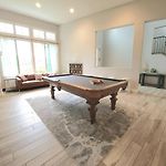 Luxury Coastal Retreat - Beach & Lagoon