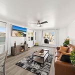2 Bedroom With Ocean Views Large Deck Remodeled