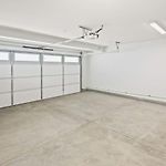 3 Minute Walk To Beach 4 Bedroom Home