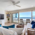 Oceanfront 2Br - Private Patio - Steps To Beach