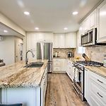 Coastal Carlsbad Home: 1 Mi To Beach & Downtown