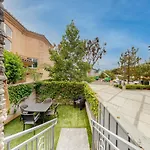 329 Oak Ave Gorgeous Condo Blocks From The Beach With Fireplace, Balcony, Central Ac, & W/D