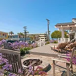 Walk To Beach, Ac, Firepit, Grill