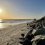 Oceanfront 2Br Condo, Private Beach & Patio, Rare Find