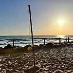 Oceanfront 2Br Condo, Private Beach & Patio, Rare Find
