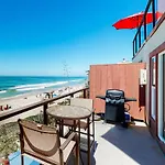 3009 Ocean St Main Beautiful Oceanfront Condo W/Private Balcony, Free Wifi