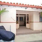 3009 Ocean St Main Beautiful Oceanfront Condo W/Private Balcony, Free Wifi