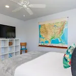 Charming Beach Bungalows - 4Br, Sleeps 10, Pets Ok