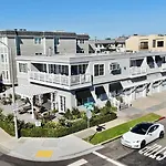 Juniper Beach Entire Home - Sleeps 18 - Oceanfront