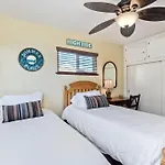 Walk To Beach - Bbq - Fire Pit - Outdoor Dining