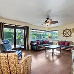 Walk To Beach - Bbq - Fire Pit - Outdoor Dining