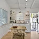 Walk To Beach & Village - 5 Bedrooms - 3 Units
