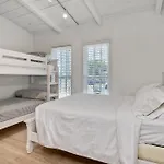 Walk To Beach & Village - 5 Bedrooms - 3 Units
