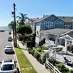 Walk To Beach & Village - 5 Bedrooms - 3 Units