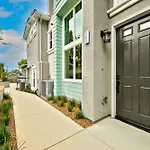 Modern 4Br - Private Balcony - Garage Parking