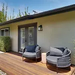 Coastal Retreat With E-Bikes!
