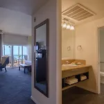 Tamarack Beach Hotel