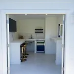 Elegant 2Br With Outdoor Space