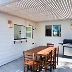 Elegant 2Br With Outdoor Space