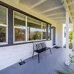 Coastal Palm Haven - With Hot Tub