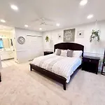 Water View Condo - Beach Walkable