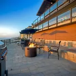 Oceanfront Getaway - Ocean Views - Fire Pit - Bbq - Beach Access