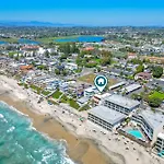Direct Beach Access, Views, Carlsbad 2Br Upper Unit