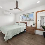 Casa Sol - 4 Bed, Sleeps 8, Bike To Lagoon And Beach