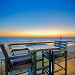 Oceanfront Apartment, Private Balcony, Beach Access, Sunset Views