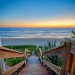 Oceanfront Condo, Private Patio, Beach Access, Sunset Views