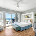 Oceanfront Condo, Private Patio, Beach Access, Sunset Views
