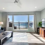 Oceanfront Condo, Private Balcony, Beach Access, Bbq