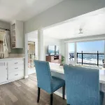 Oceanfront Apartment, Private Balcony, Beach Access, Sunset Views