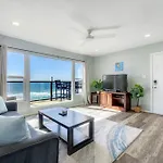 Oceanfront Condo, Private Balcony, Beach Access, Bbq