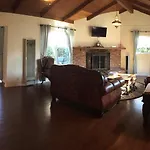 3140 Lincoln St Cottage
